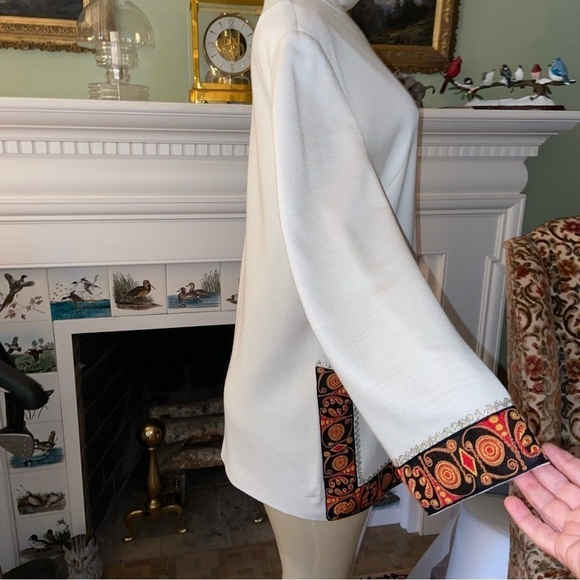 VINTAGE Designer Karla Drabsch 1960s tunic has tapestry trim and is fully lined. - Picture 3 of 14